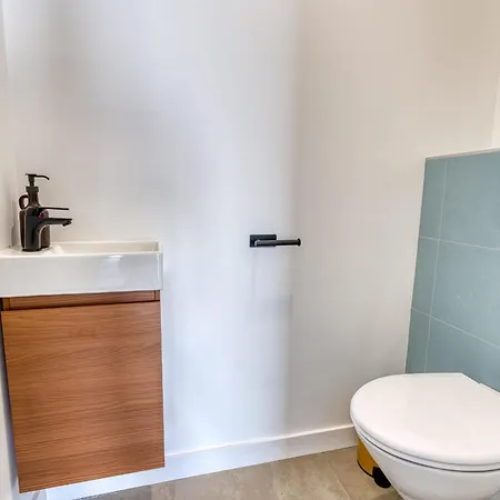 Holiday home Cocon Bains De Steps From The Private Terrace Town Center 4p