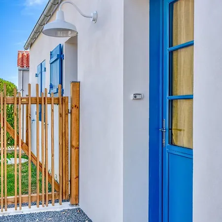 Cocon Bains De Steps From The Private Terrace Town Center 4p Holiday home Saint-Gilles-Croix-de-Vie